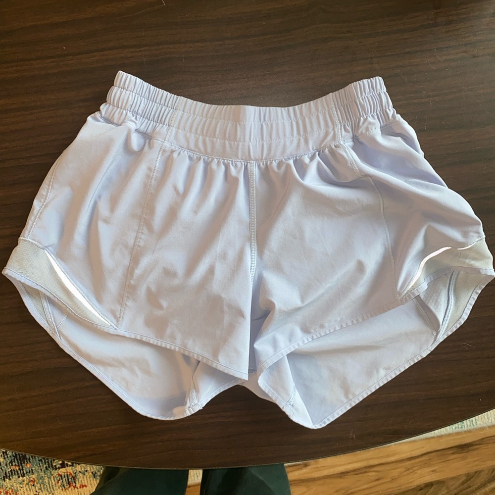 Lululemon Hotty Hot Low Rise Lined short 4”